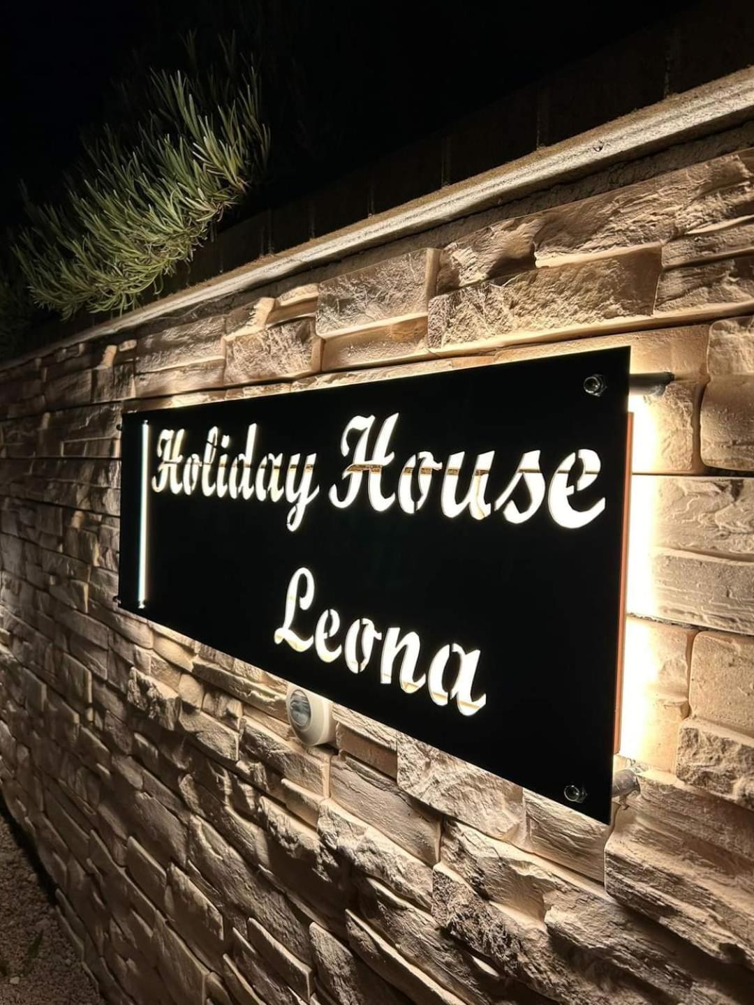 Holiday House Leona Otočac Eksteriør billede