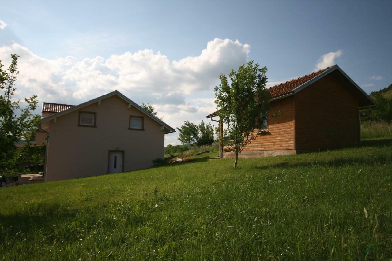 Holiday House Leona Otočac Eksteriør billede